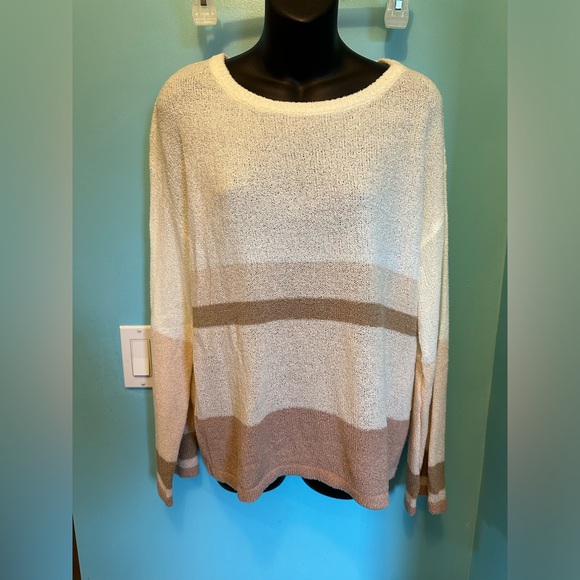 Hem & Thread sweater - Picture 1 of 1
